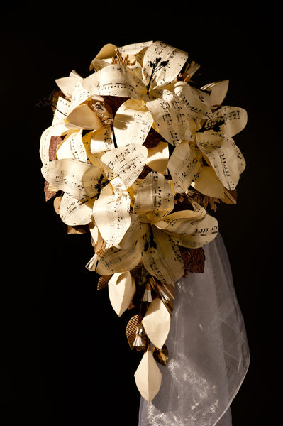 LArge Paper lily cascade bouquet Alternative fake flowers
