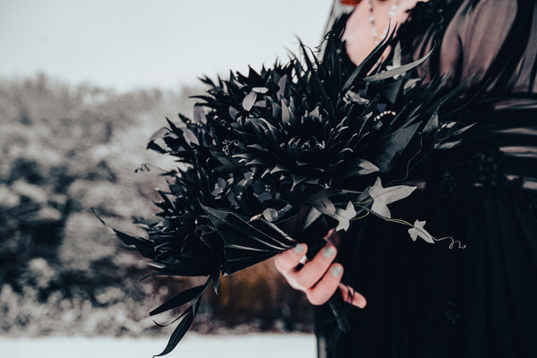 Black dahlia paper flower bouquet