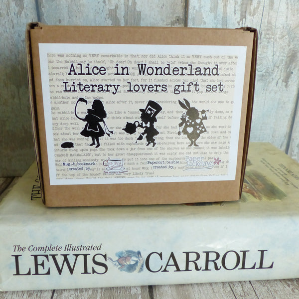 Alice in Wonderland Readers boxed gift set