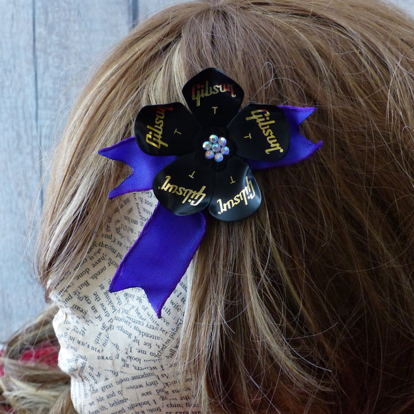 Guitar plectrum black and purple dual clip flower